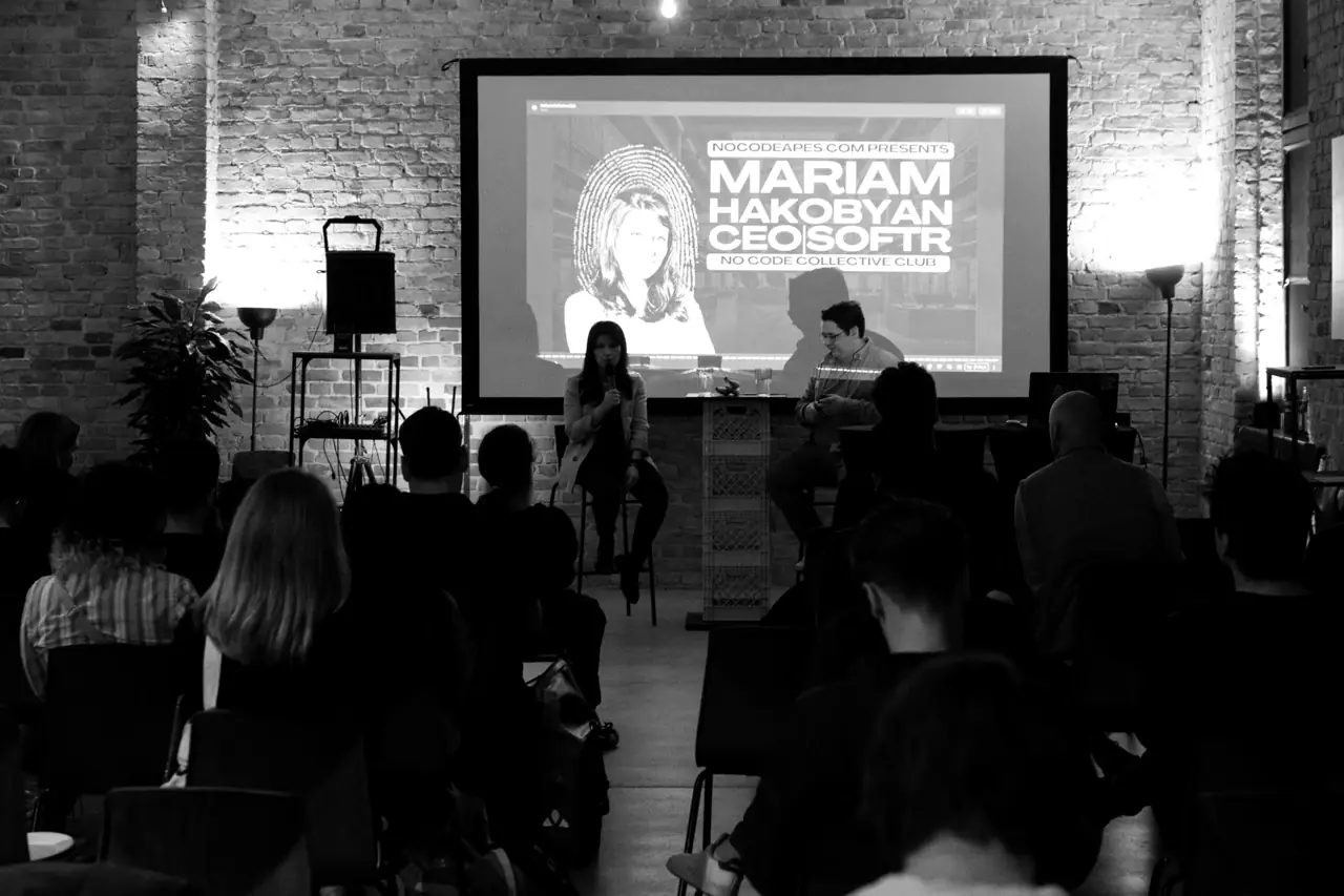A full house at w3.hub
